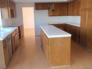 5th image of 685 Lindenwood Dr