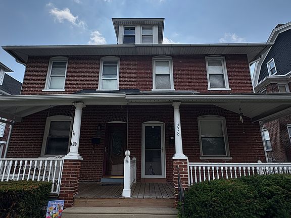 Twin house (Only the right half for rent)