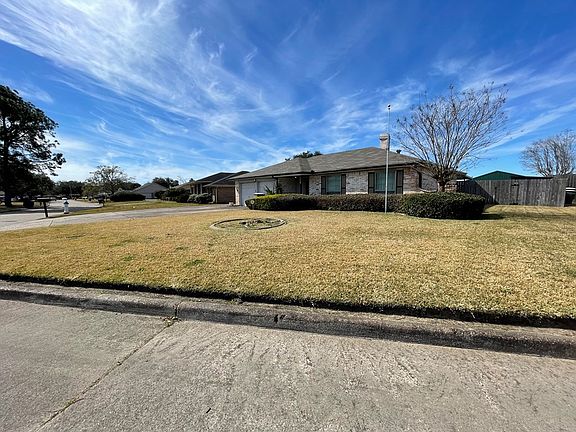 3rd image of 4329 Willow Bend Ln