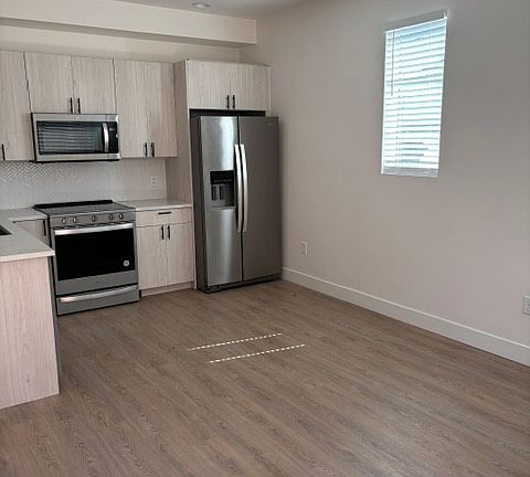 3rd image of 2312 S Delaware St Unit 8