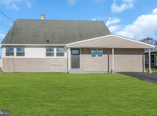 11 Ithaca Ct, Hamilton, NJ 08690