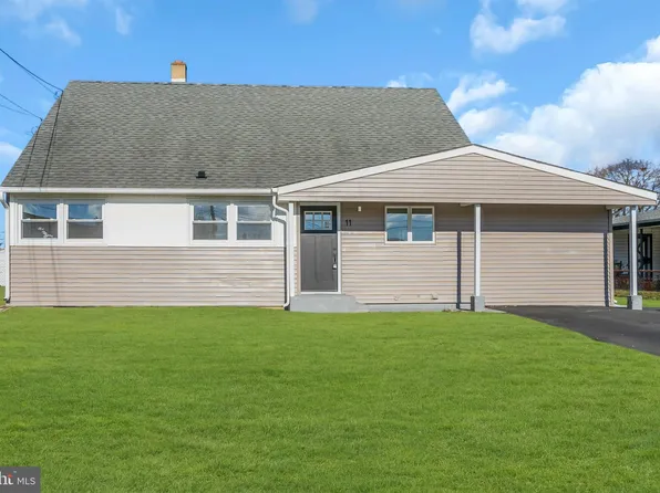 11 Ithaca Ct, Hamilton, NJ 08690