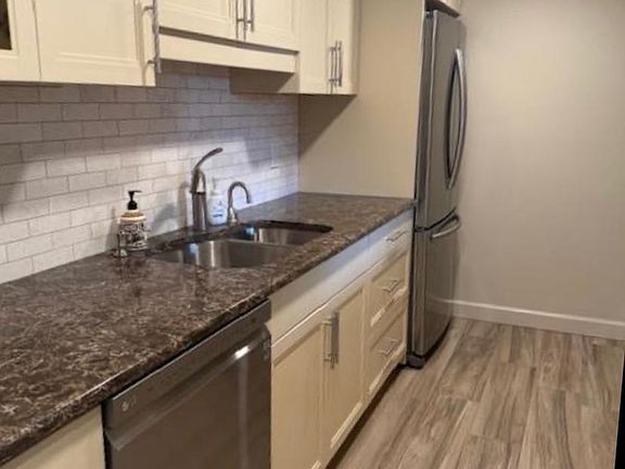 5th image of 1 Markham Rd APT 1D