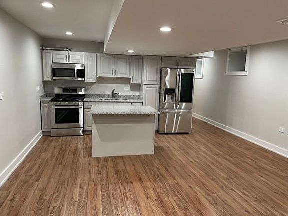 2nd image of 2321 W Warren Blvd #G