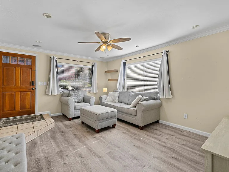 2648 Alpine Blvd #A — Photo 3