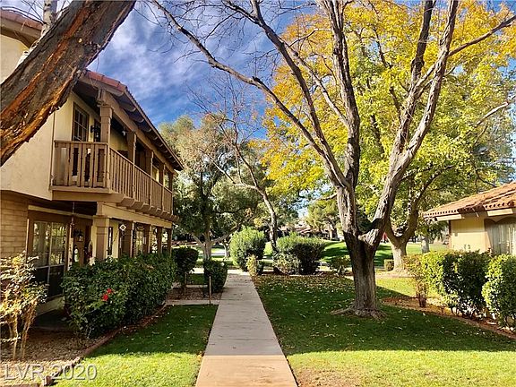 2nd image of 3205 Pinehurst Dr APT B