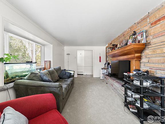 4th image of 200 E Emma St