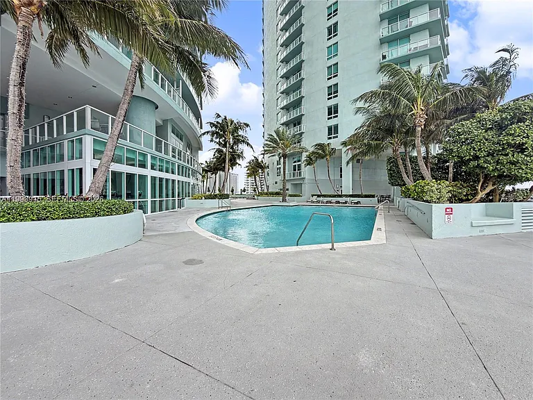 1900 N Bayshore Dr #3811 — Photo 31