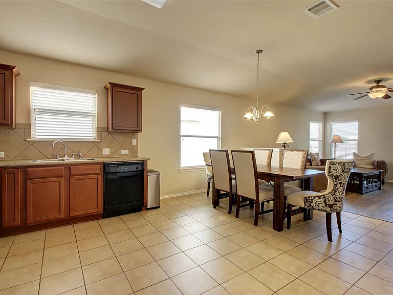 2731 Herrington Cv — Photo 6