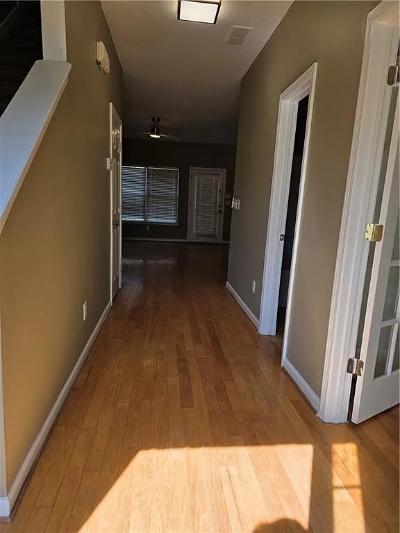 4 bed, 3.0 bath, 1528 sqft, $1,850 — Photo 3