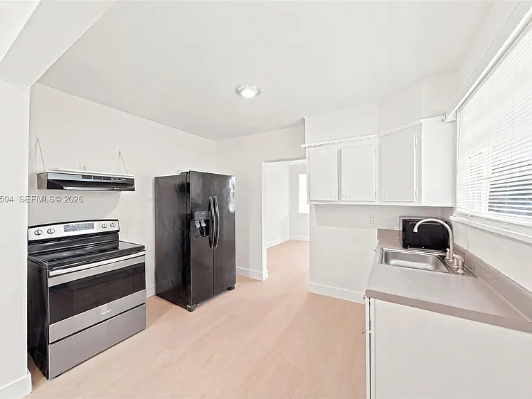 125 NE 56th St #1 — Photo 10