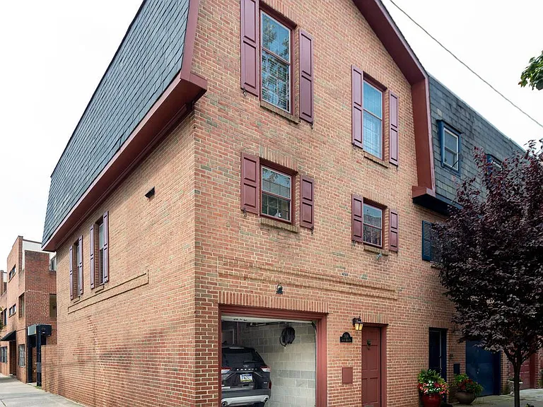 508 S 12th St — Photo 28