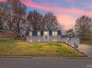 232 Sherwood Dr, Glen Carbon, IL 62034