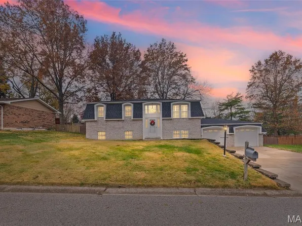 232 Sherwood Dr, Glen Carbon, IL 62034