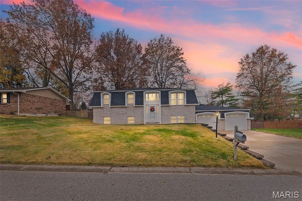 232 Sherwood Dr photo 1