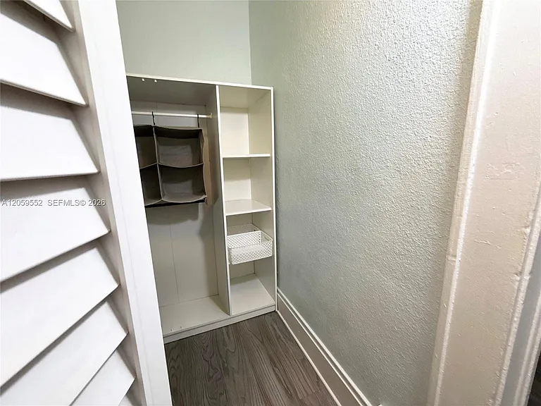 124 Mendoza Ave #3 — Photo 10