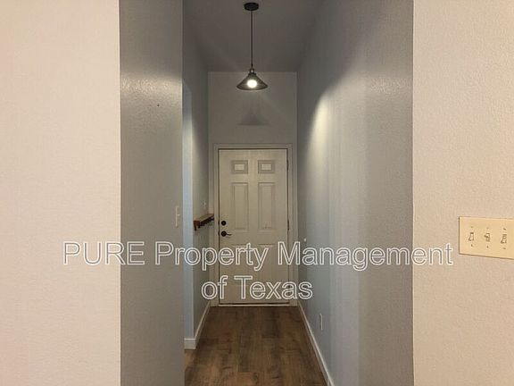 3rd image of 117 Soapstone Dr