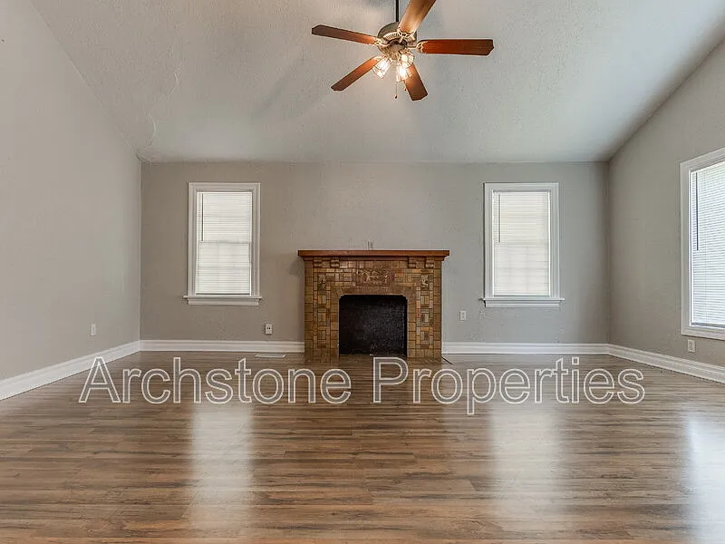 3 bed, 2.0 bath, 1440 sqft, $1,675 — Photo 3