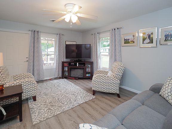 4th image of 2430 Monterey Cir