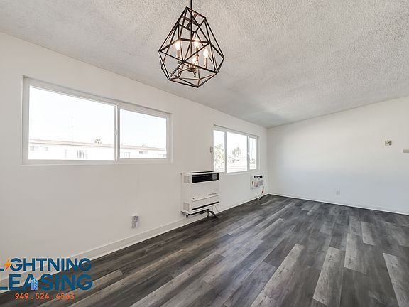 5th image of 328 W Queen St #11D