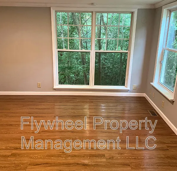 2829 New Jersey Ave — Photo 6