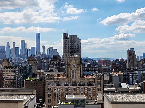 4th image of 252 7th Ave APT 17B