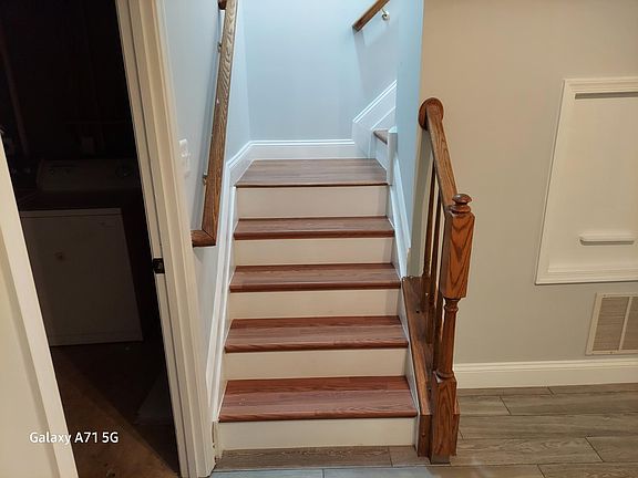4th image of 211 Foxtree Dr