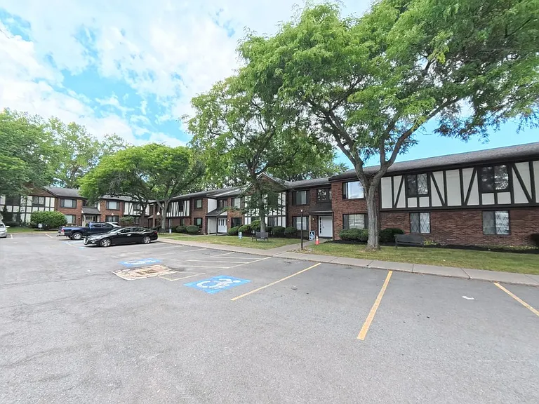 2519 Culver Road Apartments — Photo 6