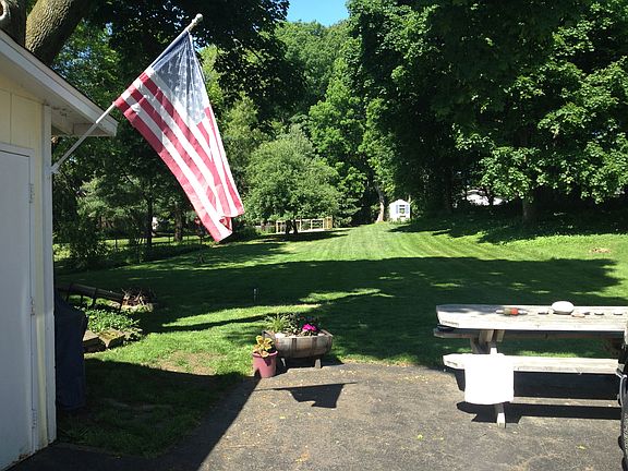 Back yard w/garden and shed