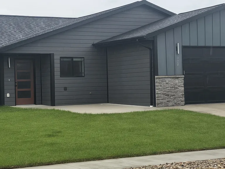 Spirit Dr — Photo 1