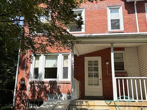 3rd image of 936 Hamilton Pl