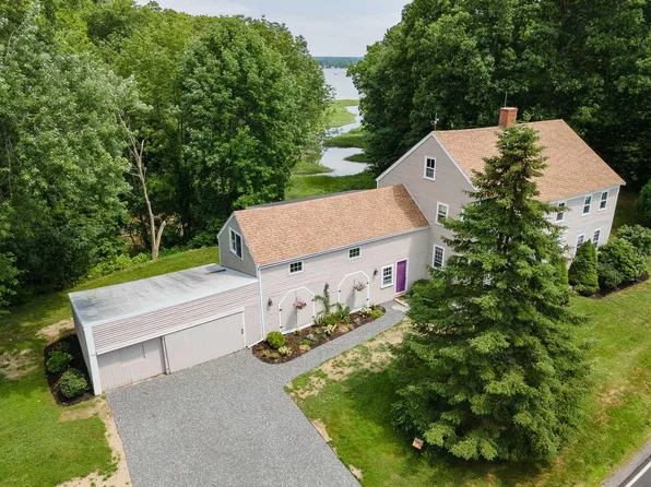 276 Fox Point Road, Newington, NH 03801