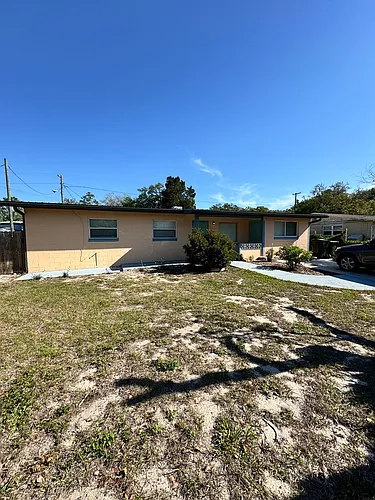 813 Center Ln Photo 1