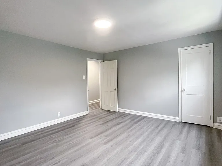 1522 Devereaux Ave — Photo 17
