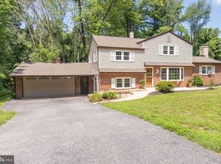 1415 Manorwood Dr, West Chester, PA 19382