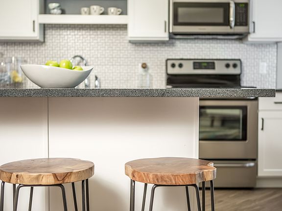 5th image of 1555 Selby Ave APT 341