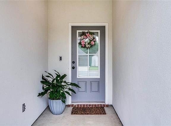 2nd image of 408 Sparrowhawk St