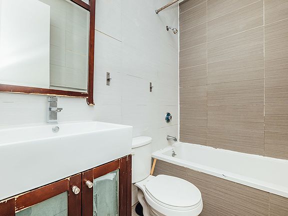 2nd image of 220 Bushwick Ave #4R