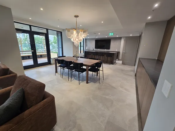 128 W 15th St, North Vancouver, BC