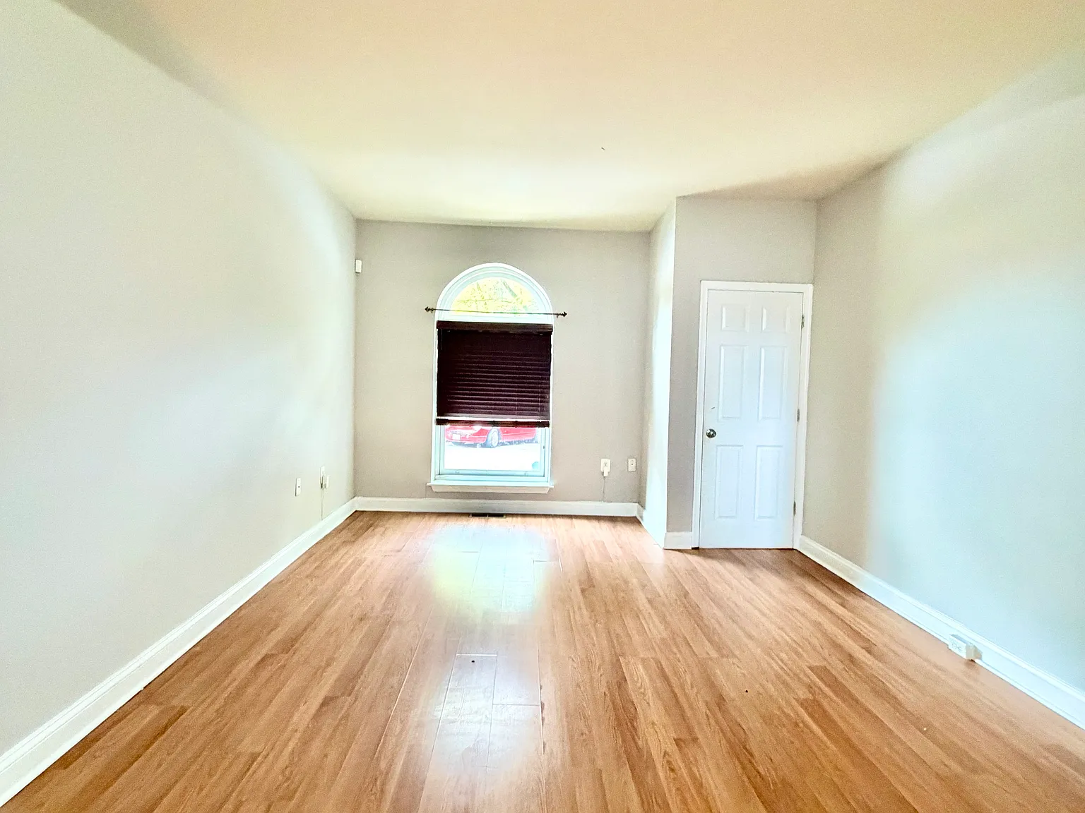 2 bed, 1260 sqft, $2,000 — Photo 3