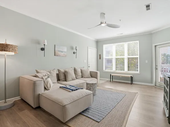 200 Bucksley Ln Unit 205, Daniel Island, SC 29492