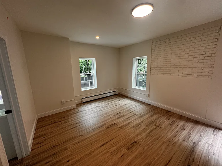 42 Johnston Ave — Photo 3