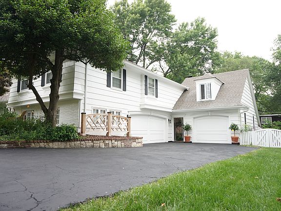 4th image of 4410 W 63rd Ter