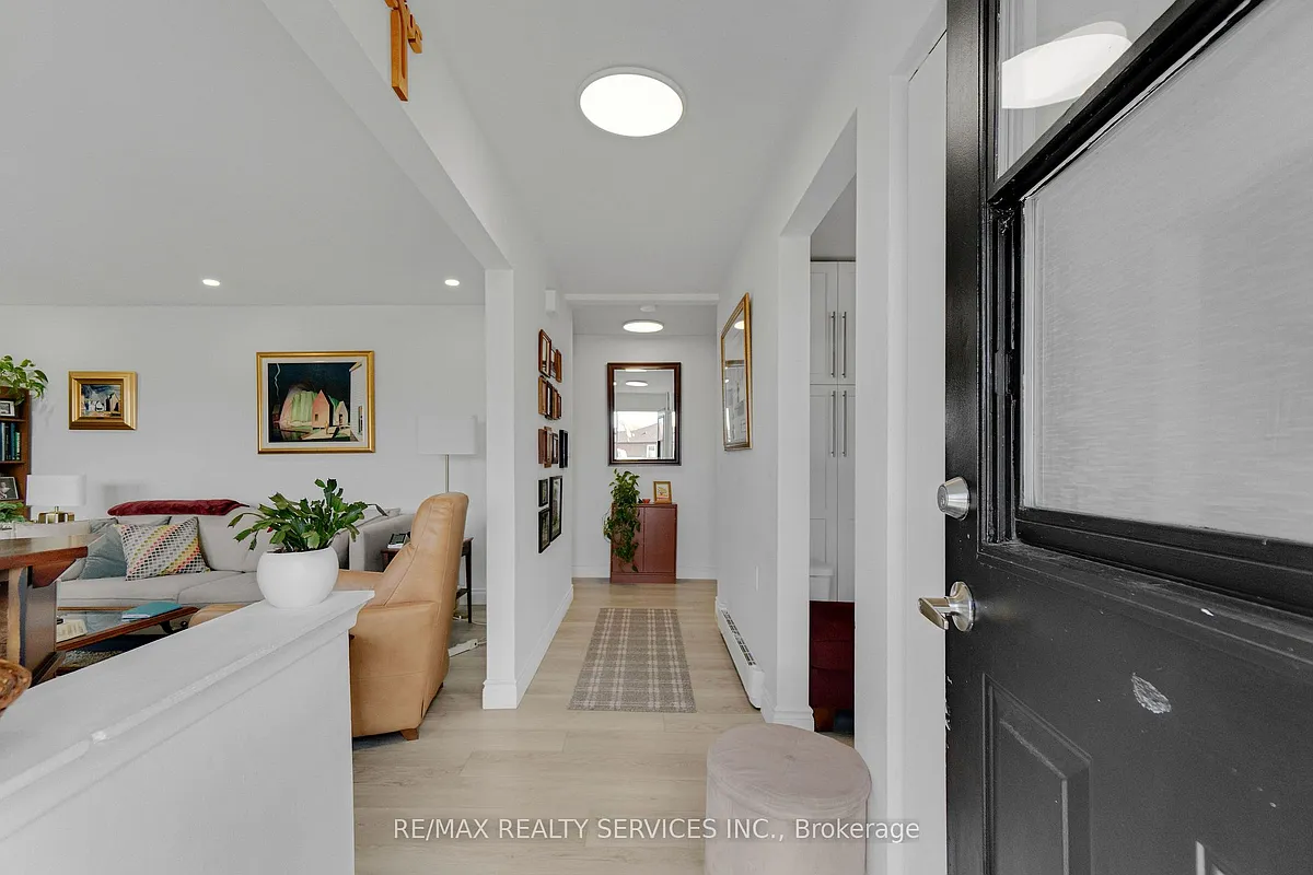 Building Photo - 402 Elizabeth St #2
