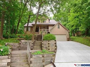 5211 Hunt Cir, Omaha, NE 68152