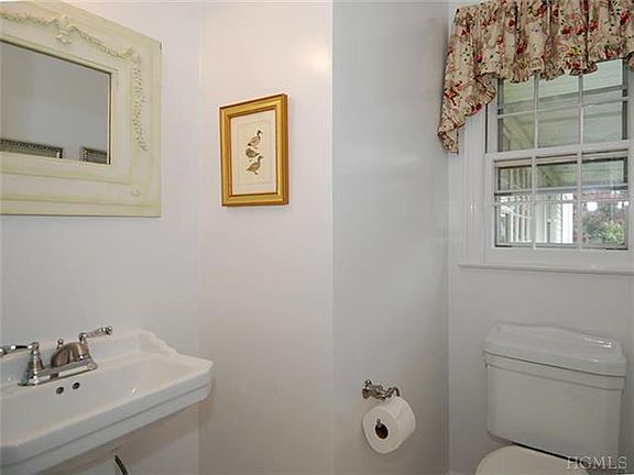 4th image of 5 Beresford Ln