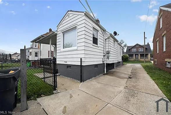 10721 Plymouth Ave — Photo 23