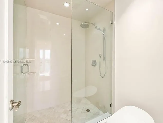 1000 Venetian Way #105 — Photo 11