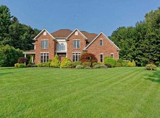 6 Devonshire Way, Halfmoon, NY 12065