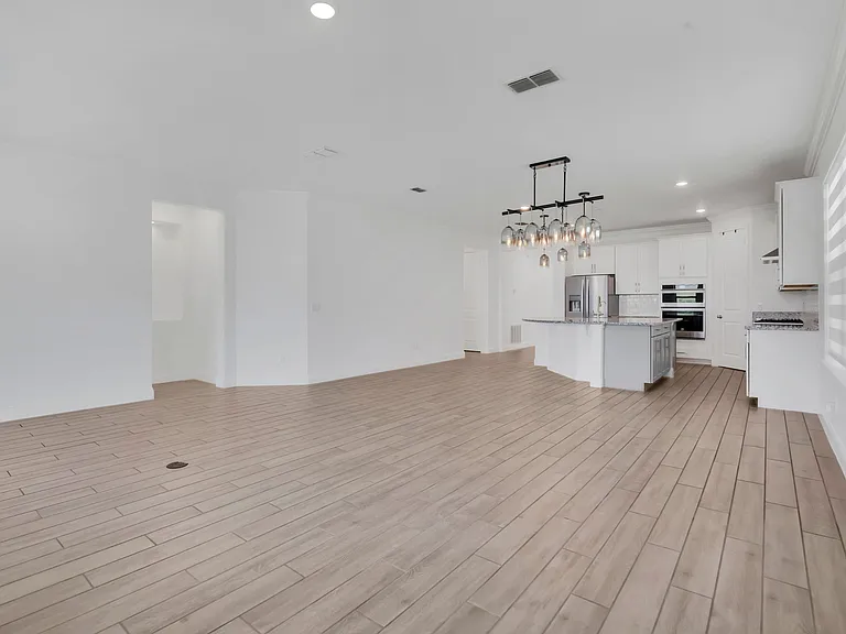8318 Vivaro Isle Way — Photo 5